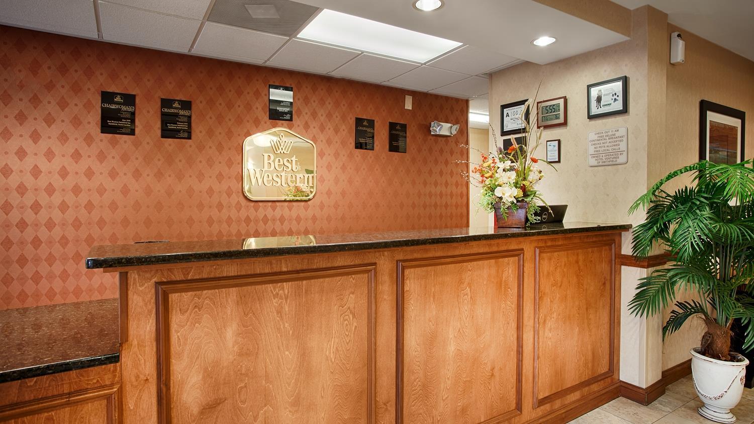 Best Western Smithfield Inn Экстерьер фото